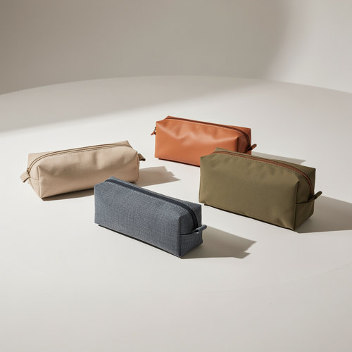 Trousse multi-usage — Sac-pub Trousses multi-usages publicitaires plates ou cylindriques, à un ou plusieurs compartiments
